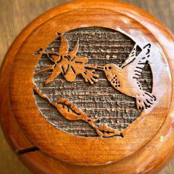 Vintage Hand Carved Trinket Box California redwood the wooden nickel hummingbird - Picture 2 of 12